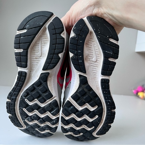 Nike Grey and Pink Runners - Picture 6 of 8